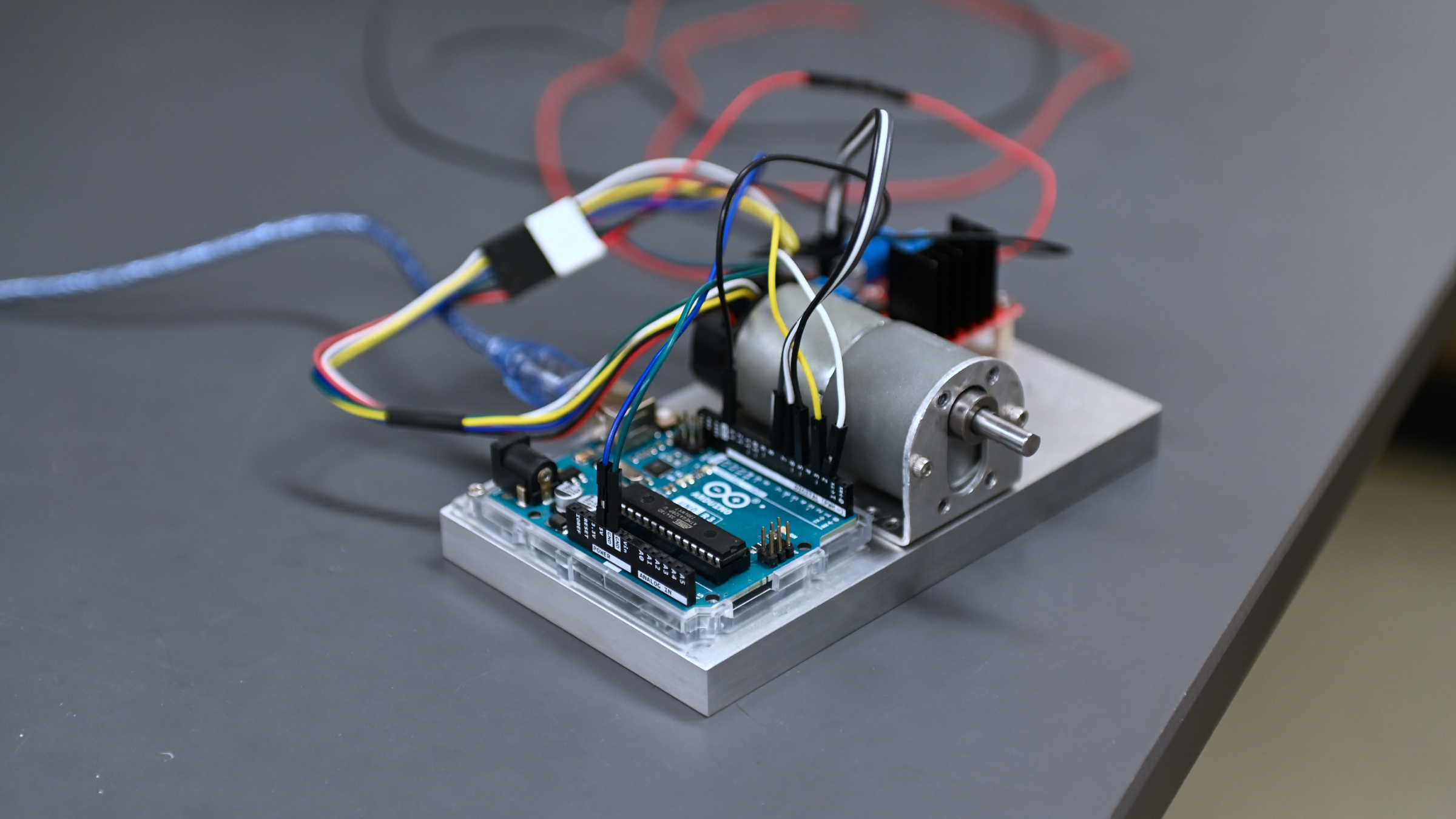 Small robotic motor called Hillbot used to test muscle parameters