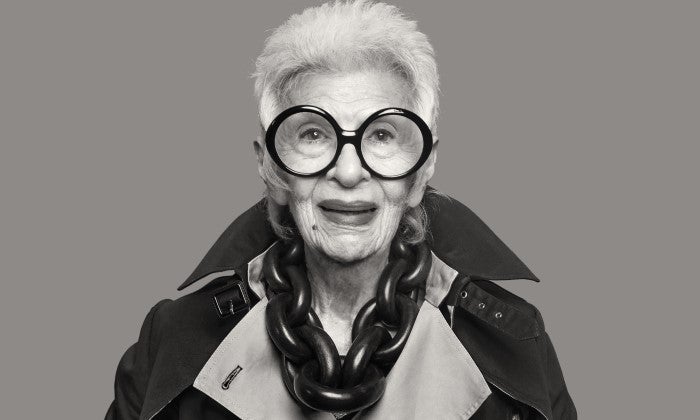 Black and white phot of Iris Apfel