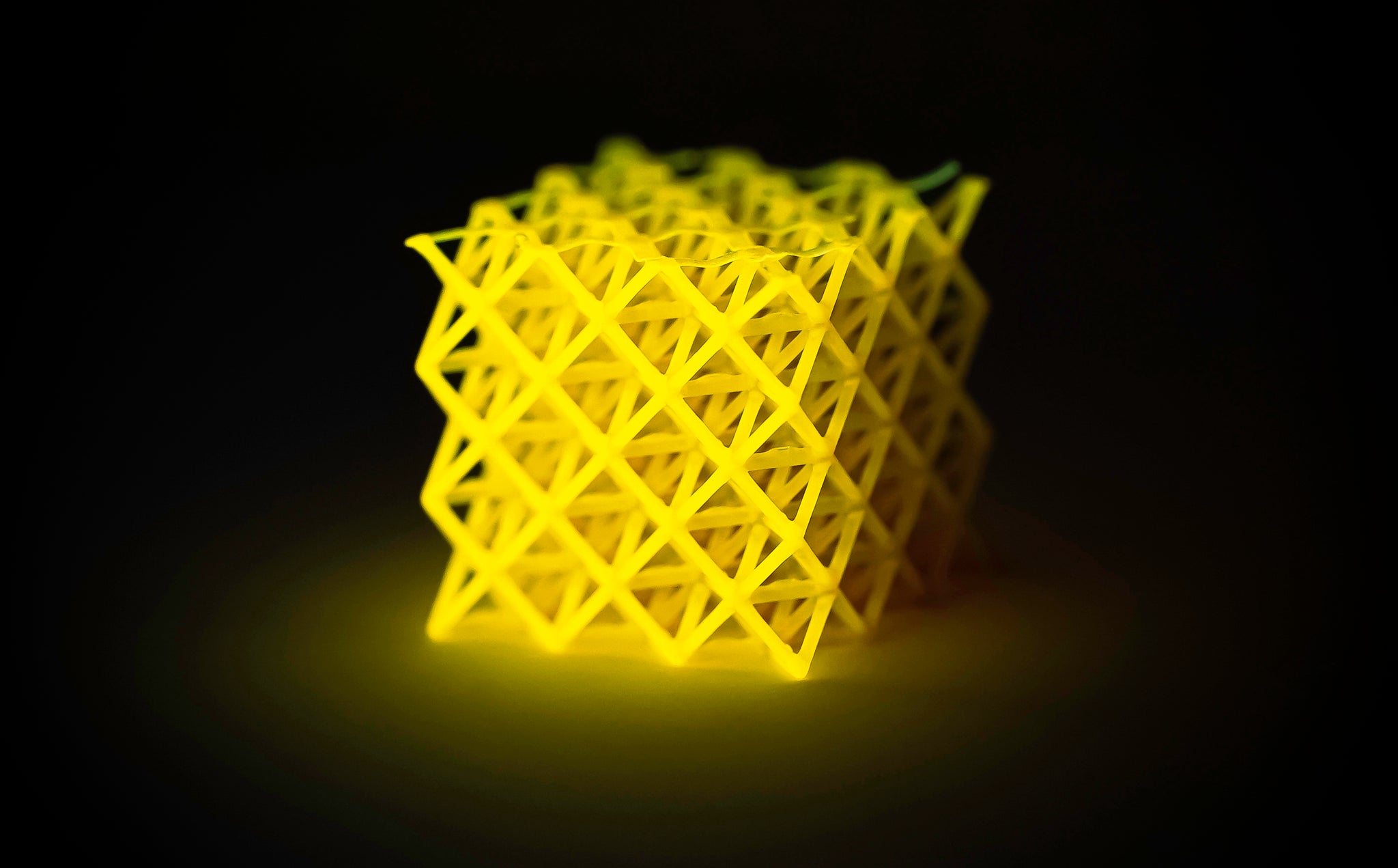 Second place image of a three-dimensional lattice composed of polyacrylate.